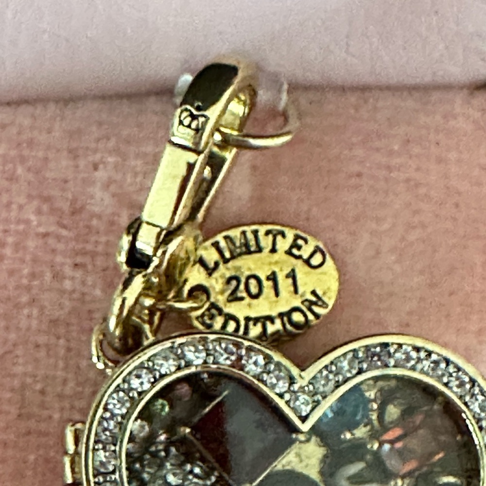 Juicy Couture 2009 Limited Edition Valentine Box of Chocolates Charm YJRU2672 - Picture 4 of 15